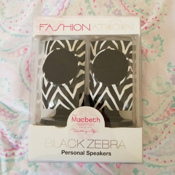 Macbeth Zebra Print Speakers - Picture 1 of 2